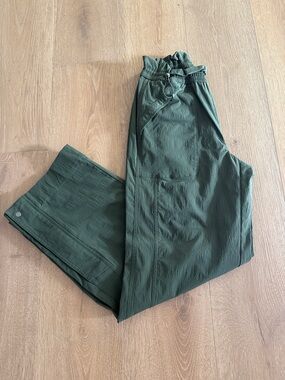 Athleta Trekkie High Rise Parachute Pants Size XS Aspen Olive